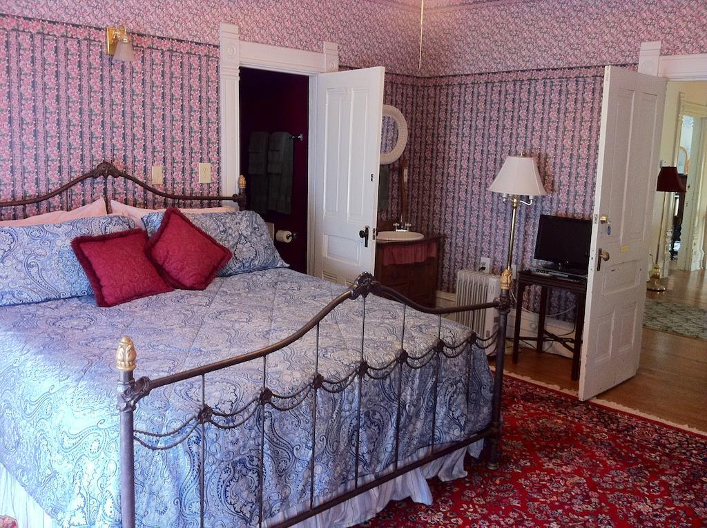 Grand Avenue Bed And Breakfast Carthage Bagian luar foto